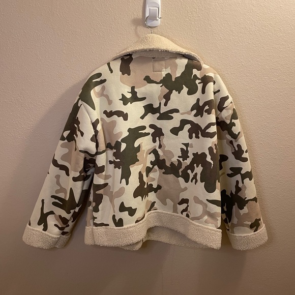 Tiger Mist Sherpa Lined Oversized Camo Jacket - Picture 3 of 4
